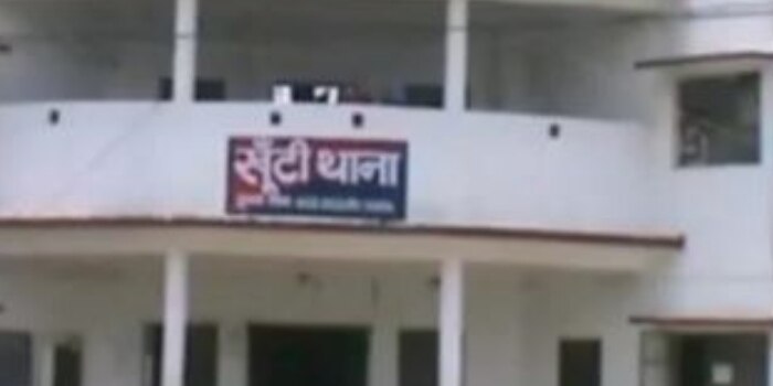 24 घंटे बाद पुलिस को गैंगरेप की जानकारी मिली थी, इसके बाद केस दर्ज किया गया था.