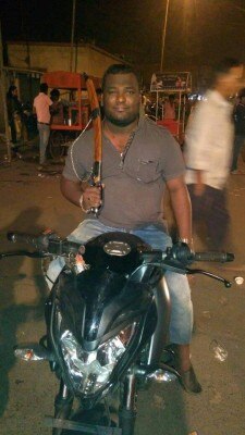 आरोपी पप्पू मंडल की ये तस्वीर सोशल मीडिया पर वायरल हो रही है. इस तस्वीर की पुष्टि आजतक से जुड़े स्थानीय पत्रकार नीरज तिवारी ने की है.
