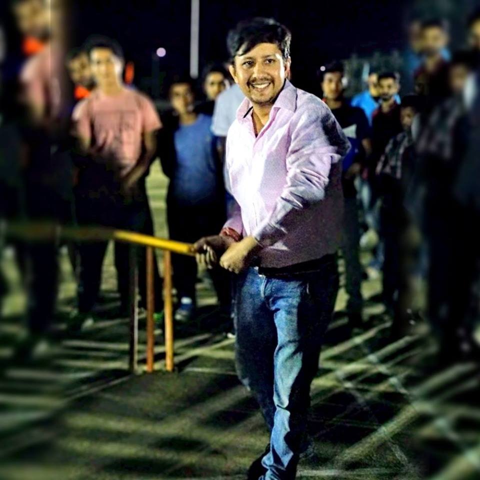 क्रिकेट के बल्ले से पुराना अनुराग रहा है आकाश का.