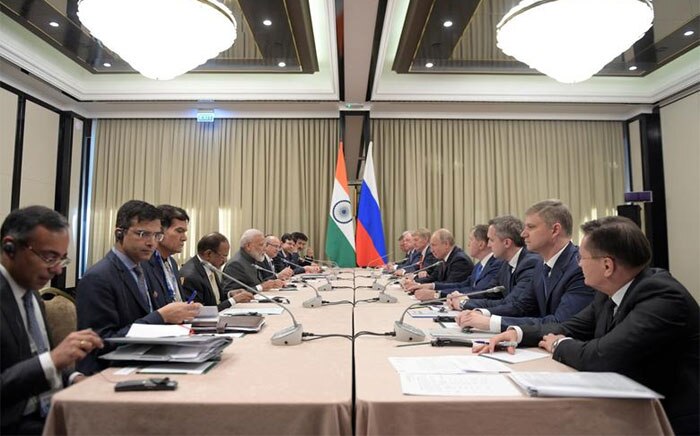 13 जून को SCO के मंच के अलावा पुतिन और मोदी की मीटिंग हुई. ये उसी बैठक की तस्वीर है (फोटो: रॉयटर्स)