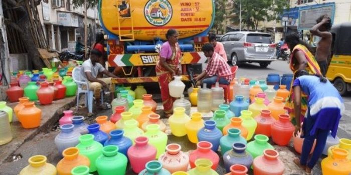चेन्नई पिछले 30 सालों में सबसे बड़े जल संकट से गुजर रहा है.