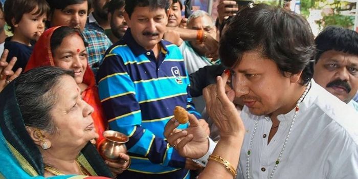जेल से निकलने के बाद आकाश विजयवर्गीय का भव्य स्वागत हुआ था.