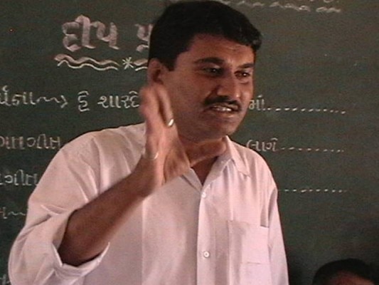 आरटीआई के दम पर पूरे गुजरात की नाक में दम कर डाला था अमित जेठवा ने