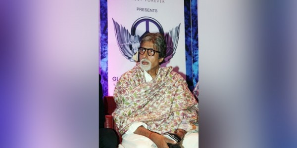 मीडिया से बॉइकॉट के दौर में अमिताभ बच्चन की दीवार, शराबी, मुकद्दर का सिंगदर, नटवरलाल और लावारिस जैसी फिल्में आई.