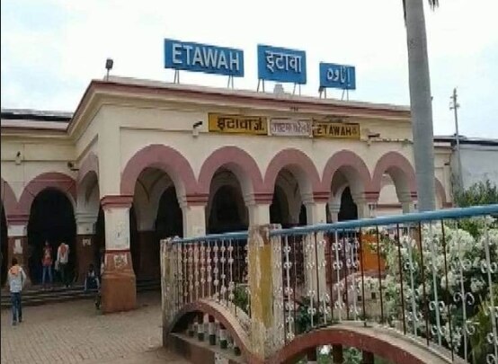 इटावा स्टेशन जहां की ये घटना है