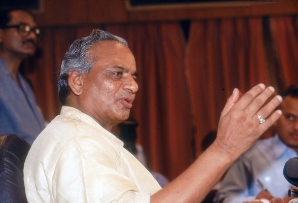 सीबीआई ने अपनी चार्जशीट में कहा था कि मुख्यमंत्री बनने के बाद कल्याण सिंह ने राम मंदिर बनाने की शपथ ली थी.