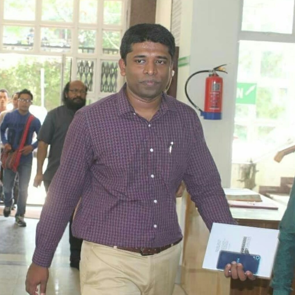 पूर्व आईएस अफसर कन्नन गोपीनाथन पूर्व आईएस अफसर कन्नन गोपीनाथन