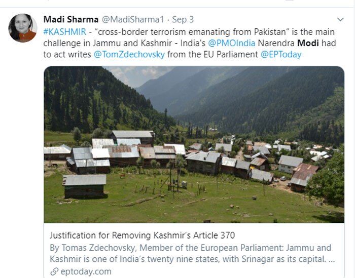 इस ट्वीट में एक आर्टिकल का लिंक है. EU पार्लियामेंट के एक सदस्य के लिखे इस लेख में आर्टिकल 370 हटाए जाने के पक्ष में तर्क दिए गए हैं (फोटो: Madi Sharma, ट्विटर)