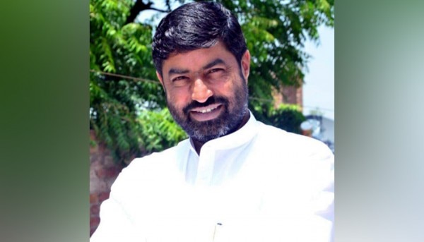 तैयब हुसैन से बात करने पर पहले तो उन्होंने फोन काट दिया, दुबारा बात करने पर अपने ऊपर लगे सभी आरोपों को गलत बताया. (तस्वीर: फेसबुक)