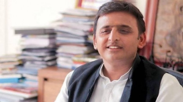 अखिलेश यादव की सरकार में ये तय हुआ था कि पीएफ का कुछ हिस्सा उन निजी बैंकों में जमा किया जा सकता है, जो सरकारी बैंकों से ज्यादा ब्याज दे रही हों.