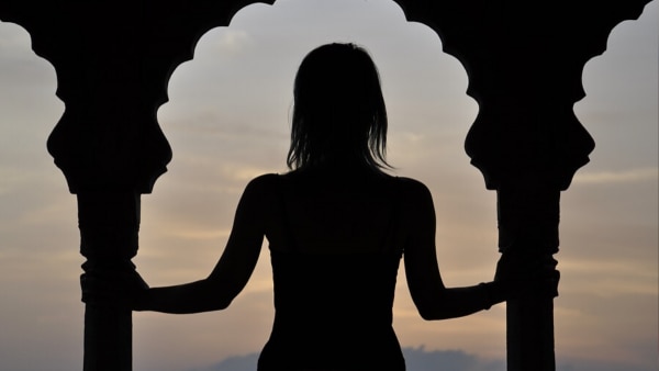 प्रतीकात्मक तस्वीर. Girl Committed Suicide