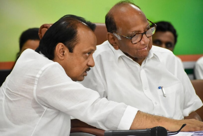 जब अजित पवार महाराष्ट्र में जल संसाधन मंत्री थे, तब शरद पवार केंद्र में कृषि मंत्री थी.