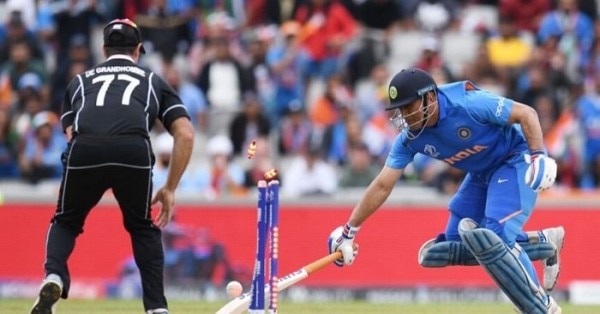 Dhoni Run Out