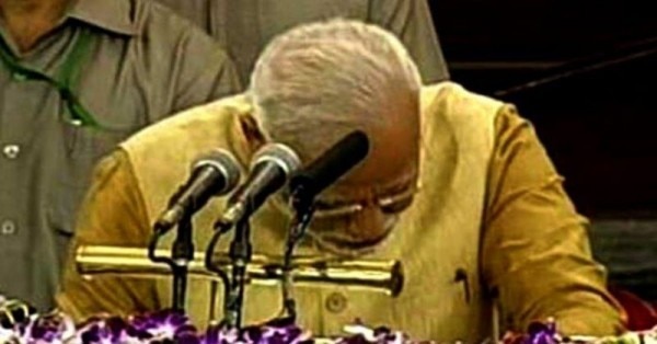 आडवाणी जी द्वारा कृपा शब्द का इस्तेमाल किए जाने पर 2014 में प्रधानमंत्री मोदी संसद में भावुक हो गए थे.