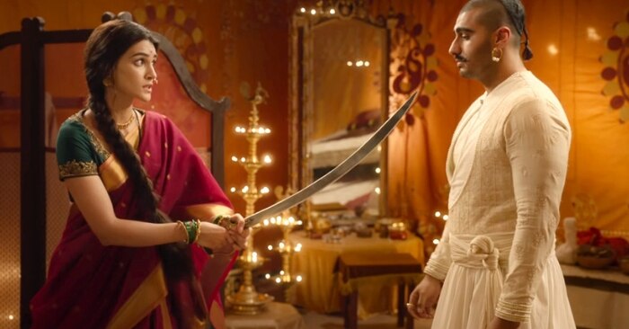कृति का परफॉरमेंस इस फिल्म का हाई पॉइंट है. बस उन्हें हर सीन में अचानक से लाकर खड़ा कर दिया जान थोड़ा खलता है.
