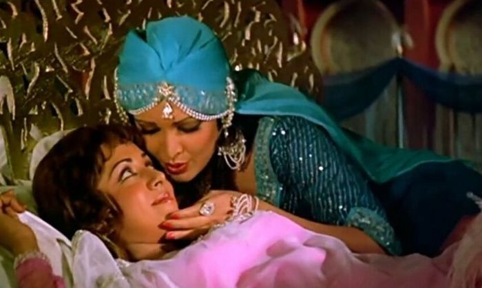 रज़िया सुल्तान क्या ढके छुपे ढंग से एक 'होमोरोटिक' मूवी थी? रज़िया सुल्तान क्या ढके छुपे ढंग से एक 'होमोरोटिक' मूवी थी?