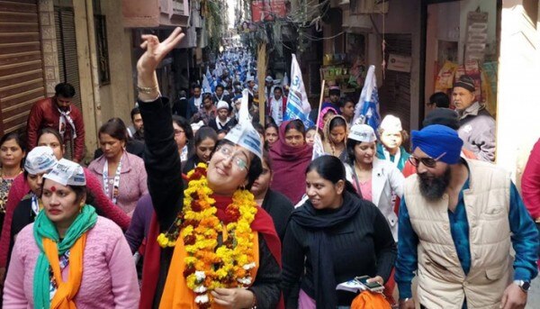 लोकसभा चुनाव में गौतम गंभीर के खिलाफ खड़ी हुई थीं, लेकिन हार गई थीं. (तस्वीर: फेसबुक) Atishi 2 700