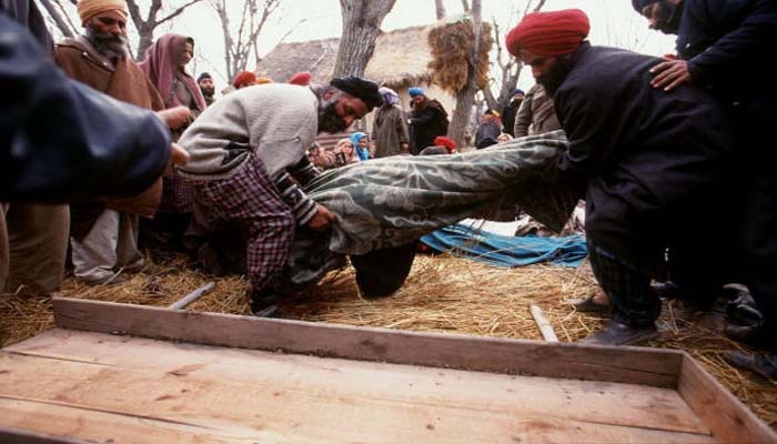 छत्तीसिंहपुरा में 35 सिखों की हत्या की घटना का असर बिल क्लिंटन की भारत यात्रा पर पड़ा था. (Photo: Getty) छत्तीसिंहपुरा में 35 सिखों की हत्या की घटना का असर बिल क्लिंटन की भारत यात्रा पर पड़ा था. (Photo: Getty)