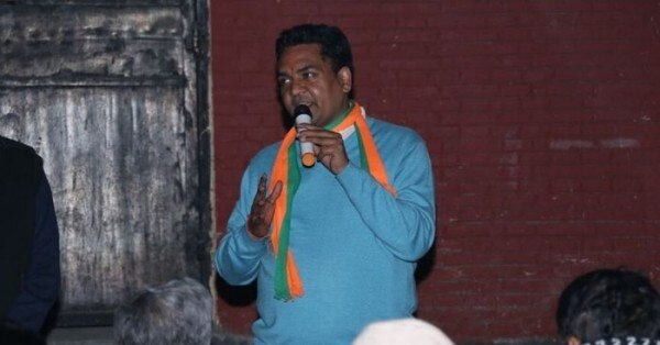 दल-बदलकर बीजेपी में शामिल हुए कपिल मिश्रा. फोटो: Kapil Mishra Facebook Kapil Mishra