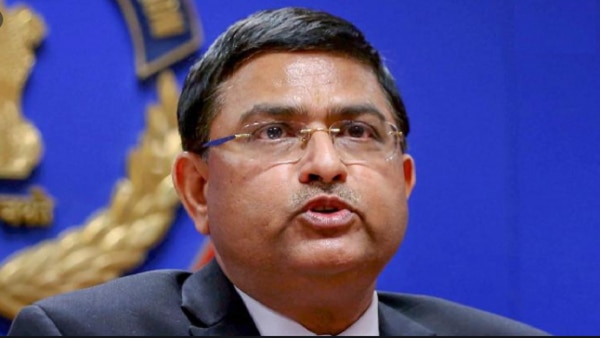 CBI के पूर्व स्पेशल डायरेक्ट राकेश अस्थाना CBI के तत्कालीन डायरेक्टर आलोक वर्मा से झगड़े को लेकर चर्चा में आए थे. फोटो: India Today CBI के पूर्व स्पेशल डायरेक्ट राकेश अस्थाना CBI के तत्कालीन डायरेक्टर आलोक वर्मा से झगड़े को लेकर चर्चा में आए थे. फोटो: India Today