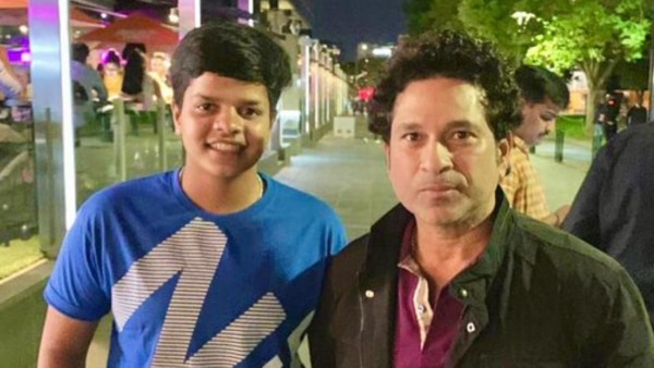सचिन तेंदुलकर के साथ शेफाली. ये तस्वीर शेफाली ने 10 फरवरी 2020 के दिन ट्वीट की थी. तस्वीर के साथ लिखा था कि सचिन उनके आइडियल हैं. Sachin Tendulkar And Shafali Verma