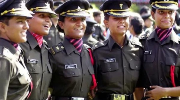 आर्मी में ही महिलाओं के कॉम्बैट रोल्स के लिए जद्दोजहद चल रही है. एयर फ़ोर्स में कॉम्बैट रोल्स में महिलाओं की तैनाती शुरू हो चुकी है. Women Officers Joinindianarmy Nic In