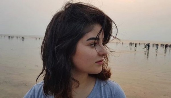 जयरा की आखिरी फिल्म स्काई इज पिंक थी, जिसे अच्छे रिव्यू मिले थे. फिल्म के रिलीज होने के पहले उन्होंने बताया था कि वो फिल्म इंडस्ट्री से अलग हो रही हैं. (तस्वीर: इन्स्टाग्राम) Zaira Main
