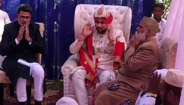अब्दुल (बीच में) शादी के दौरान. अब्दुल (बीच में) शादी के दौरान.