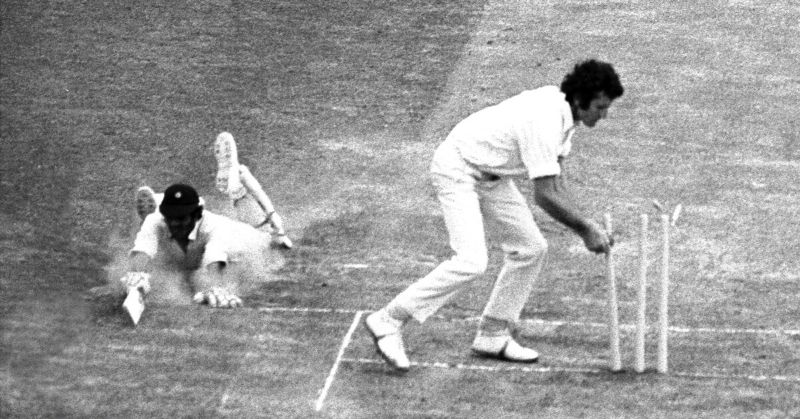 England के खिलाफ एक Run out से बचने के लिए डाइव लगाते Eknath Solkar (गेटी) Eknath Solkar Vs England Runout 800