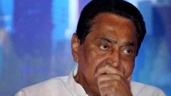 सीएम कमलनाथ ने कहा कि फ्लोर टेस्ट के लिए तैयार हैं लेकिन विधायकों को छोड़ा जाए. फोटो: India Today सीएम कमलनाथ ने कहा कि फ्लोर टेस्ट के लिए तैयार हैं लेकिन विधायकों को छोड़ा जाए. फोटो: India Today