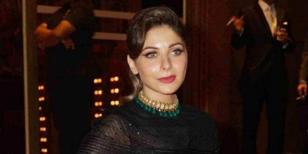 Kanika Kapoor (1) Kanika Kapoor (1)
