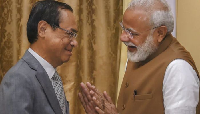 पीेएम नरेंद्र मोदी के साथ रंजन गोगोई. पीेएम नरेंद्र मोदी के साथ रंजन गोगोई.