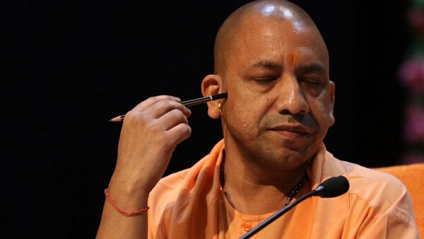 यूपी में पिछले 3 साल में गन्ना खरीदी के दाम में कोई इजाफा नहीं हुआ है. पिछली बार 10 रुपए की बढ़ोत्तरी तब हुई थी जब 2017 में योगी सरकार सत्ता में आई थी. PPE किट ख़राब कैसे आई इसकी नहीं, ख़राब PPE किट की बात कैसे लीक हुई, यूपी सरकार इसकी जांच कर रही है.