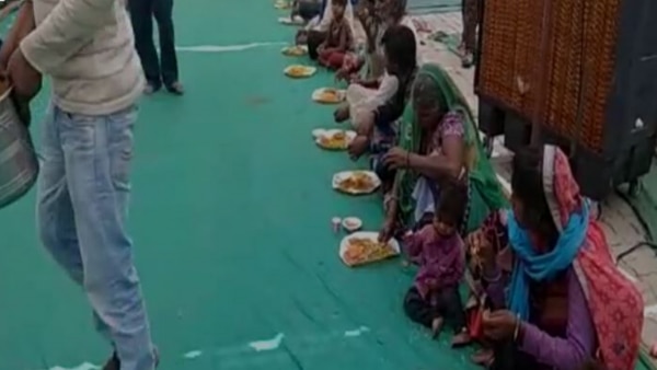 लॉकडाउन के दौरान आगर मालवा में करीब 9 हज़ार मजदूर वापस लौटे हैं. (फोटो: इंडिया टुडे) Agar Malwa Labors