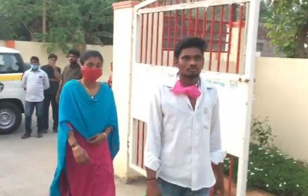 बाईं तरफ चितिकला भवानी, और दाईं तरफ पुन्नया. (तस्वीर साभार: न्यूज 18) Chiti