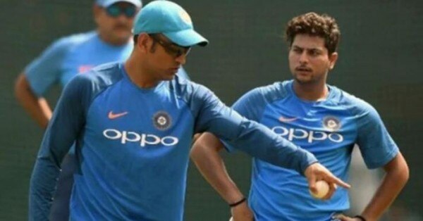 2017 में श्रीलंका के खिलाफ टी20 में कुलदीप ने तीन विकेट चटकाए थे. फोटो: Instagram Dhoni Kuldeep
