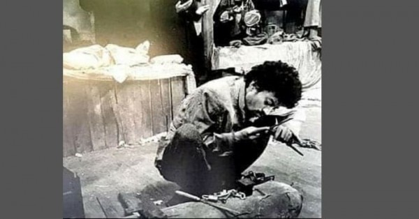 नाटक लोअर डेप्थ में एक्टिंग करते इरफान (फोटो स्पेशल अरेंजमेंट) नाटक लोअर डेप्थ में एक्टिंग करते इरफान (फोटो स्पेशल अरेंजमेंट)