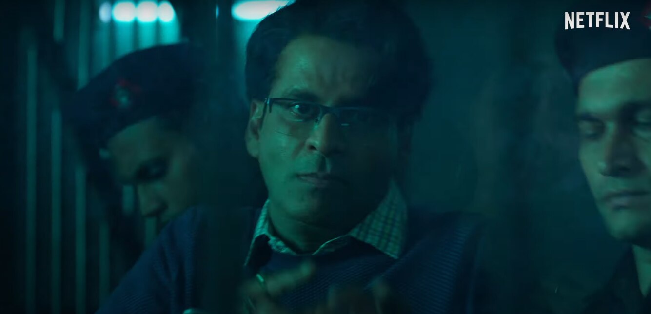 फिल्म के एक सीन में मनोज बाजपेयी. मनोज फिल्म में एक डॉक्टर का रोल कर रहे हैं. इससे पहले फिल्म 'मिसिंग' में भी वो इस तरह का किरदार निभा चुके हैं. फिल्म के एक सीन में मनोज बाजपेयी. मनोज फिल्म में एक डॉक्टर का रोल कर रहे हैं. इससे पहले फिल्म 'मिसिंग' में भी वो इस तरह का किरदार निभा चुके हैं.