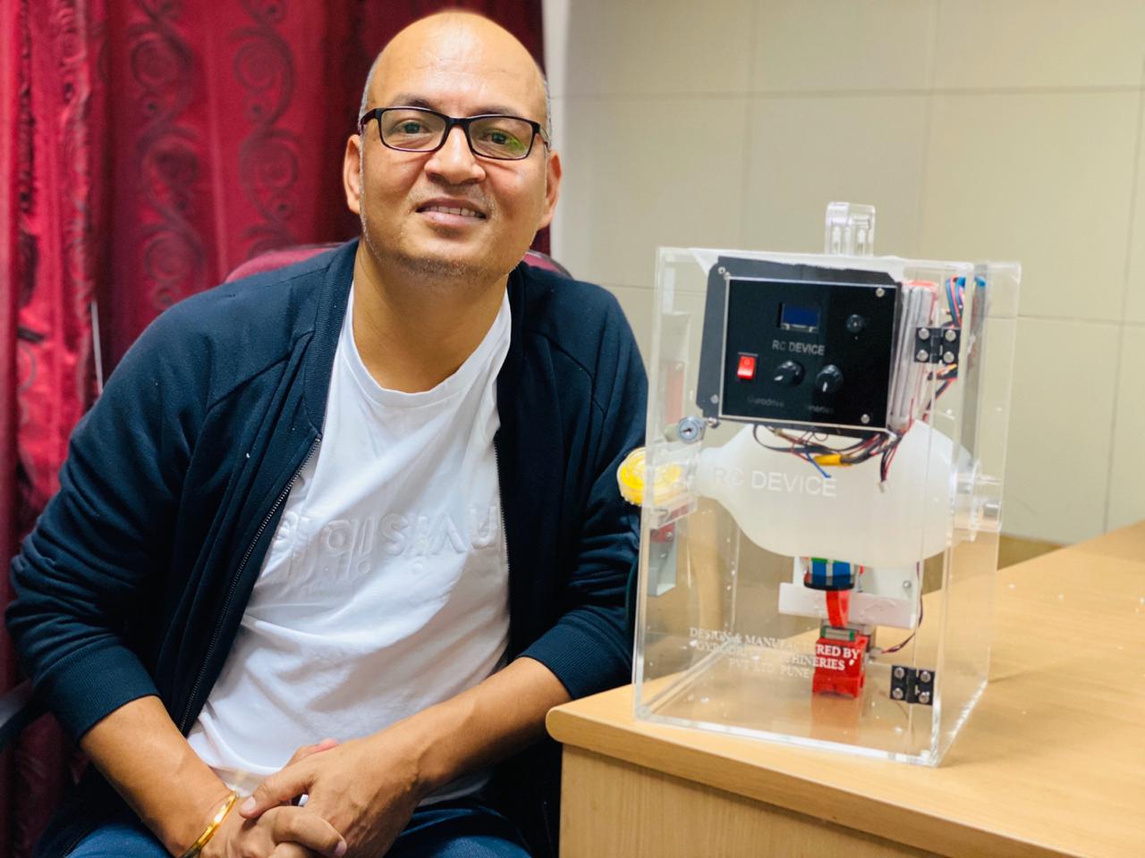 अपने सस्ते वेंटिलेटर के डिज़ाइन के साथ राजीव चौहान. Rajeev Chouhan Low Cost Ventilator
