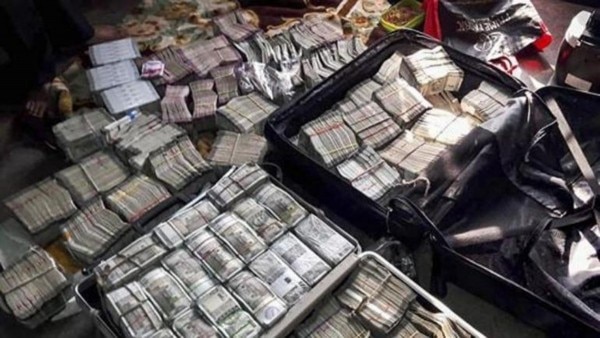 2019 के आम चुनावों के दौरान तमिलनाडु की वैल्लोर में 12 करोड़ रुपये जब्त किए गए थे. इसके बाद चुनाव रद्द किया गया था. (File Photo) 2019 के आम चुनावों के दौरान तमिलनाडु की वैल्लोर में 12 करोड़ रुपये जब्त किए गए थे. इसके बाद चुनाव रद्द किया गया था. (File Photo)