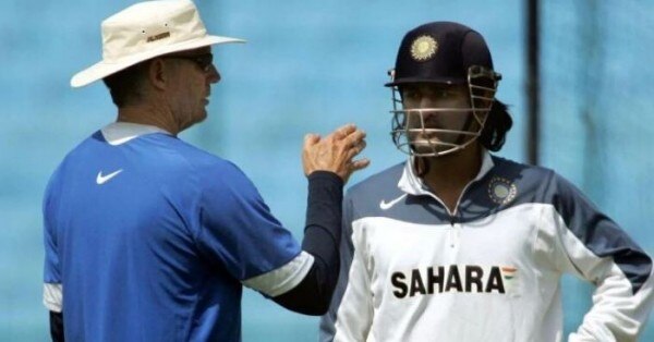 प्रेक्टिस के दौरान धोनी और ग्रेग की तस्वीर. Dhoni Greg
