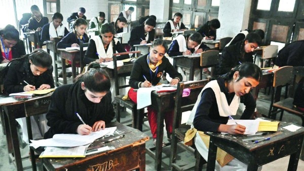 प्रभात यूपी बोर्ड में सख्ती के बाद भी 81 पर्सेंट नंबरों के साथ पास हुए. Kv Schools Pt.
