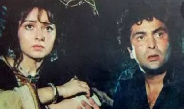 'हिना' फिल्म के सीन में ऋषि और ज़ेबा (फोटो: ज़ेबा बख़्तियार इंस्टाग्राम) Rishi And Henna