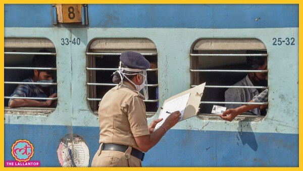 श्रमिक स्पेशल ट्रेन में सवार मजदूरों की जानकारी दर्ज करती आरपीएफ की एक महिला कर्मचारी. (Photo: PTI) श्रमिक स्पेशल ट्रेन में सवार मजदूरों की जानकारी दर्ज करती आरपीएफ की एक महिला कर्मचारी. (Photo: PTI)