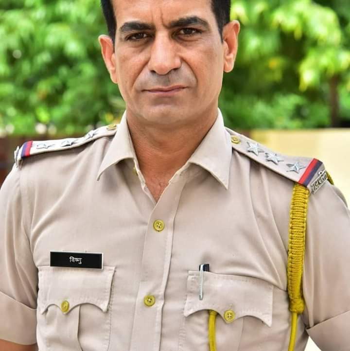 इंस्पेक्टर विष्णुद्त्त विश्नोई की मौत की सीबीआई जांच की मांग की जा रही है. इंस्पेक्टर विष्णुद्त्त विश्नोई की मौत की सीबीआई जांच की मांग की जा रही है.