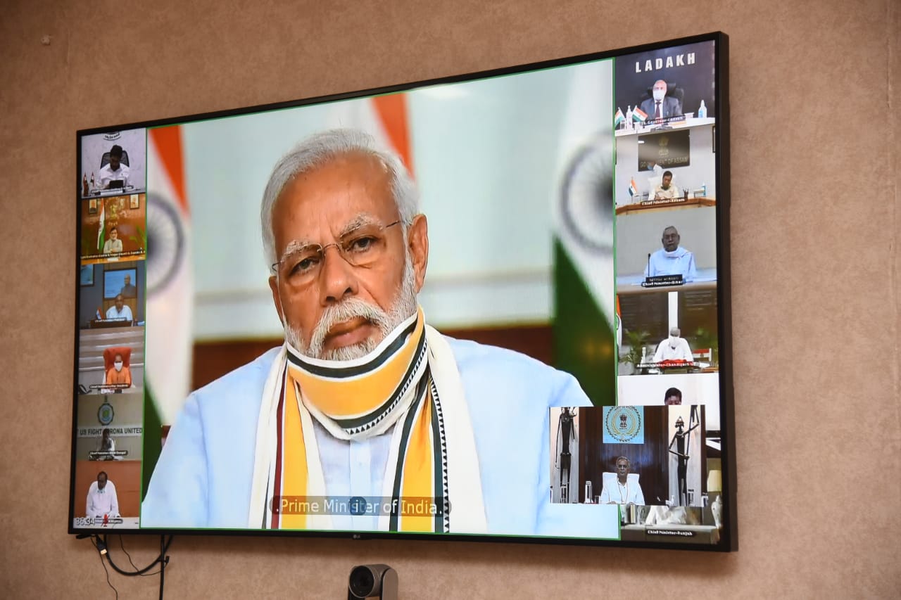 राज्यों के CM के साथ हुई PM मोदी की मीटिंग का स्नैप. कुछ राज्यों ने लॉकडाउन बढ़ाने की भी वकालत की है. राज्यों के CM के साथ हुई PM मोदी की मीटिंग का स्नैप. कुछ राज्यों ने लॉकडाउन बढ़ाने की भी वकालत की है.