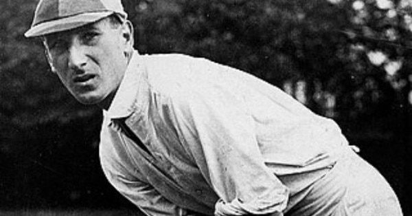 भारत के पहले टेस्ट में इंग्लैंड के कप्तान. Douglas Jardine