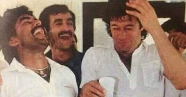 पाकिस्तान टीम के साथ मियांदाद. फोटो: Javed Miandad FB Miandad Pak