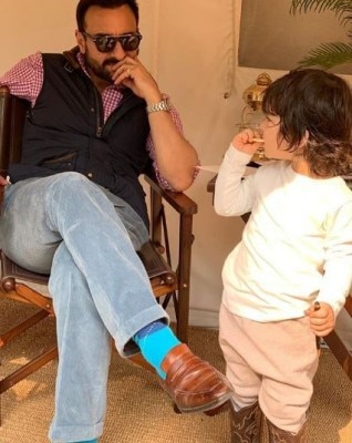 तैमूर अली खान पापा सैफ के साथ, मम्मी करीना ने फोटो शेयर की तैमूर अली खान पापा सैफ के साथ, मम्मी करीना ने फोटो शेयर की