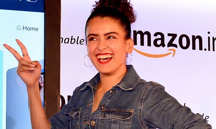 'दंगल' फ़ेम सानिया मल्होत्रा, ऐमेजॉन के 'हर पल फेशनेबल' कैंपेन का प्रमोशन करती हुईं. अब फ़्लिपकार्ट और ऐमेजॉन जैसी ई कॉमर्स कंपनियां भी उपभोक्ता संरक्षण अधिनियम के अंतर्गत आएंगी. (तस्वीर: PTI) 'दंगल' फ़ेम सानिया मल्होत्रा, ऐमेजॉन के 'हर पल फेशनेबल' कैंपेन का प्रमोशन करती हुईं. अब फ़्लिपकार्ट और ऐमेजॉन जैसी ई कॉमर्स कंपनियां भी उपभोक्ता संरक्षण अधिनियम के अंतर्गत आएंगी. (तस्वीर: PTI)